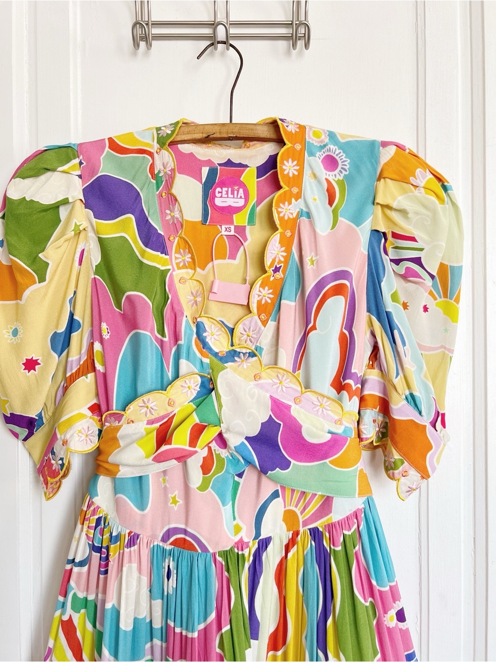 Celia B • Andromeda Dress mini tropical floral puff sleeve scalloped tiered - Picture 6 of 16